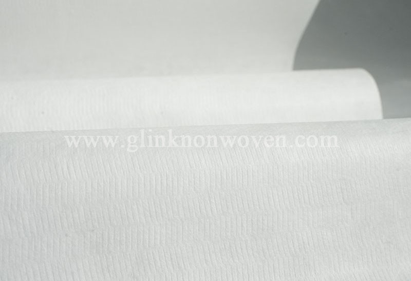 What are the characteristics and advantages of spunbond hydrophilic non woven fabric as the raw material of the topsheet layer of sanitary napkins?